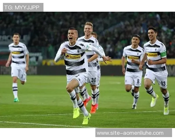 德甲焦点战沙尔克迎战科隆双方争夺关键积分展现激情对决